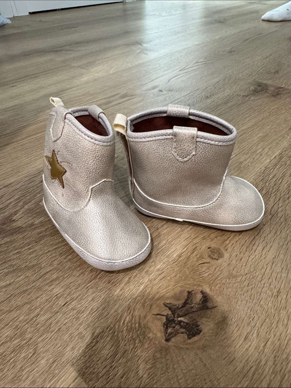 Kids Metallic Cream Star-Accent Boots